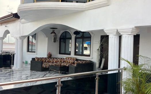 Executive 7 Bedroom House for Sale