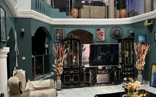Executive 7 Bedroom House for Sale