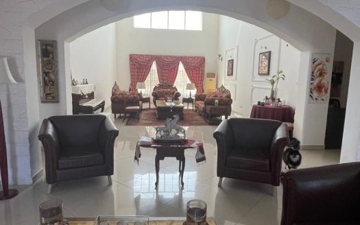 7 Bedrooms House for sall at Tema community 10