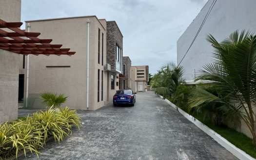 3 units of 4 Bedroom Townhouses and one unit of 2 Bedroom for sale at Labone