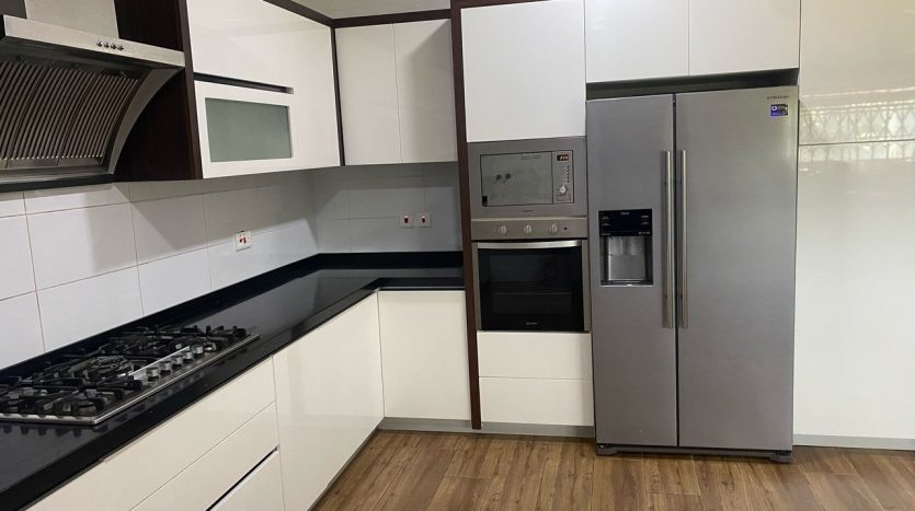 5 Bedroom House for sale art Oyarifa